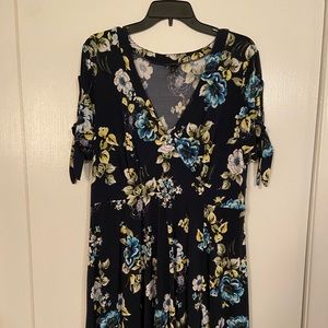Torrid Size 1 Blue Floral Stretchy Faux Wrap Dress